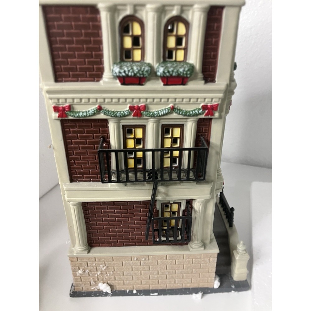 2016 Department 56 Christmas In The City Holiday Brownstone Lighted 4050913 - Picture 12 of 13